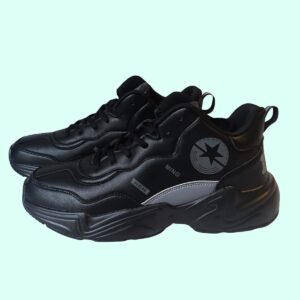 men's classic sneakers black , china size : 46 , foot length :30 cm